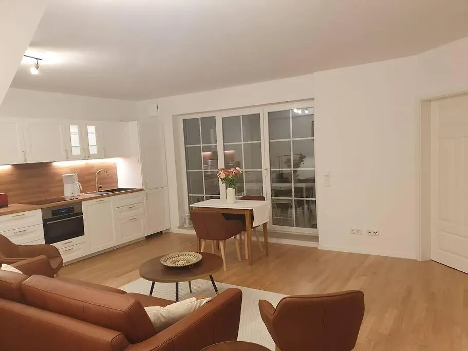 Helle 3 Zimmer Souterrainwohnung In Einem Neubau-Villa ميونيخ 0*,