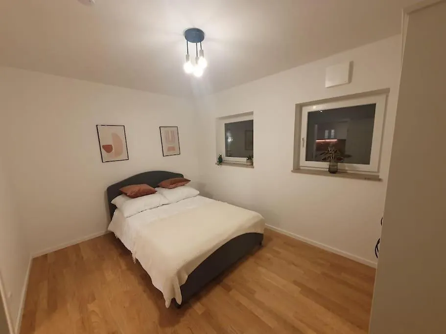 شقة Helle 3 Zimmer Souterrainwohnung In Einem Neubau-Villa ميونيخ