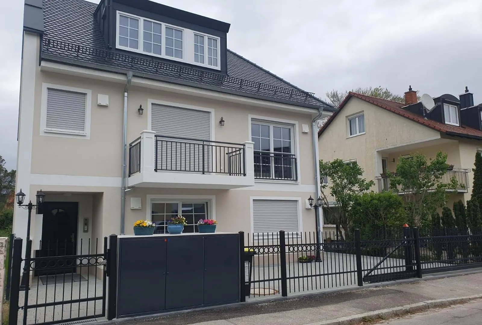 Helle 3 Zimmer Souterrainwohnung In Einem Neubau-Villa location